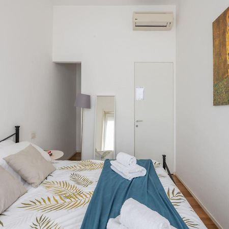 The Best Rent - Comfortable One Bedroom Apartment In Milan Downtown Milão Exterior foto