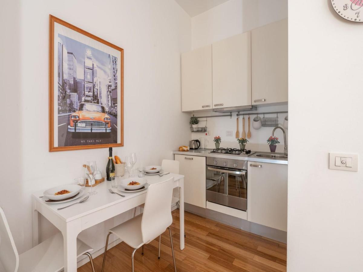 The Best Rent - Comfortable One Bedroom Apartment In Milan Downtown Milão Exterior foto