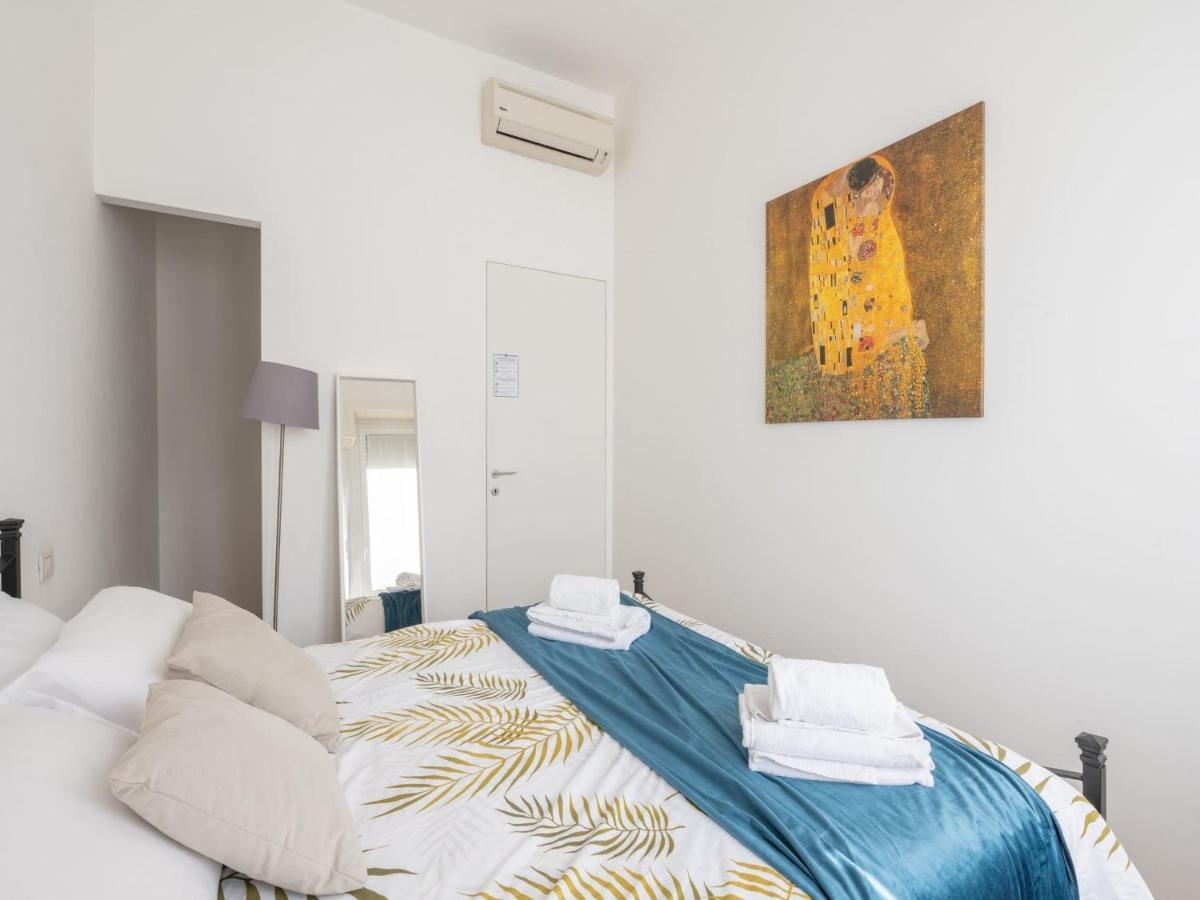 The Best Rent - Comfortable One Bedroom Apartment In Milan Downtown Milão Exterior foto
