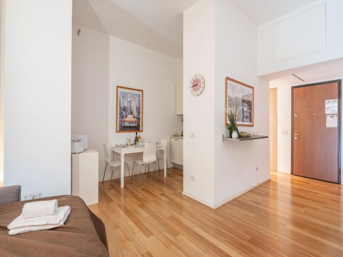 The Best Rent - Comfortable One Bedroom Apartment In Milan Downtown Milão Exterior foto